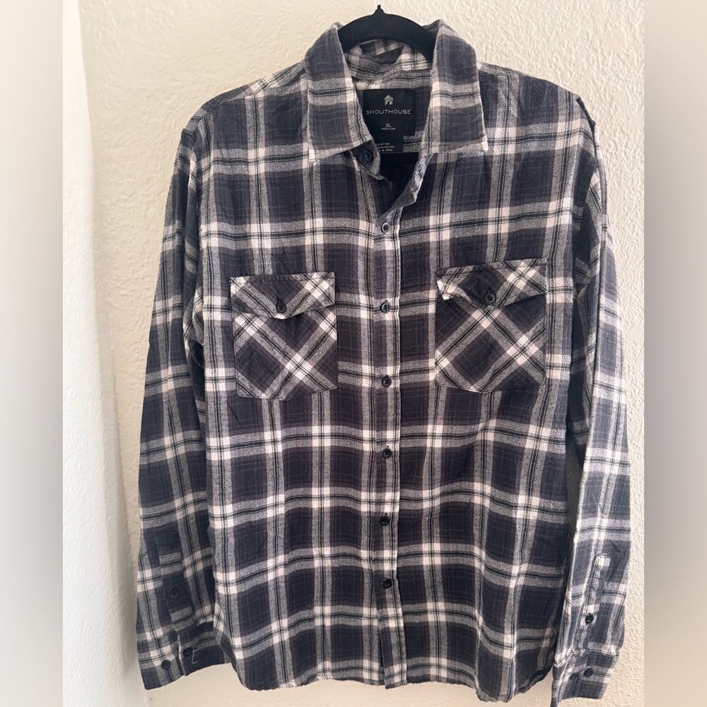 Shouthouse Black and White Casual Button Down Shirt with Collar